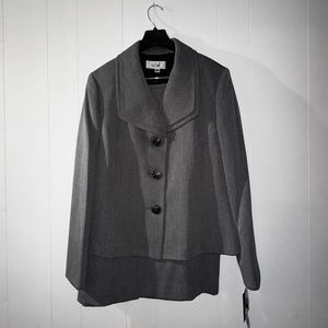 LeSuit Business Suit